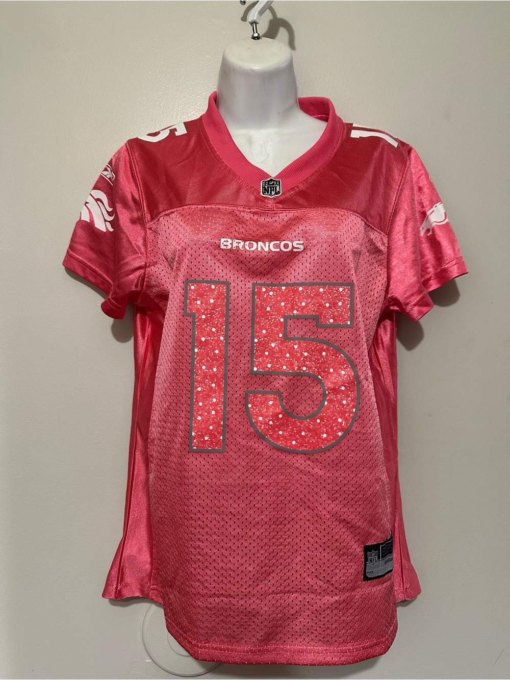 Reebok NFL Women’s Denver Broncos Tim Tebow #15 Pink Jersey – Size Large VTG